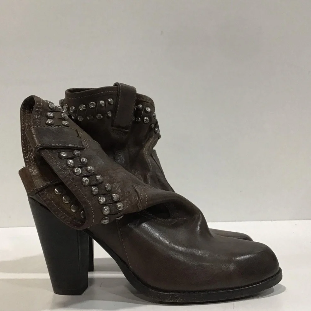 Women’s Frye Studded Brown Leather Ankle Boots Size 6.5B